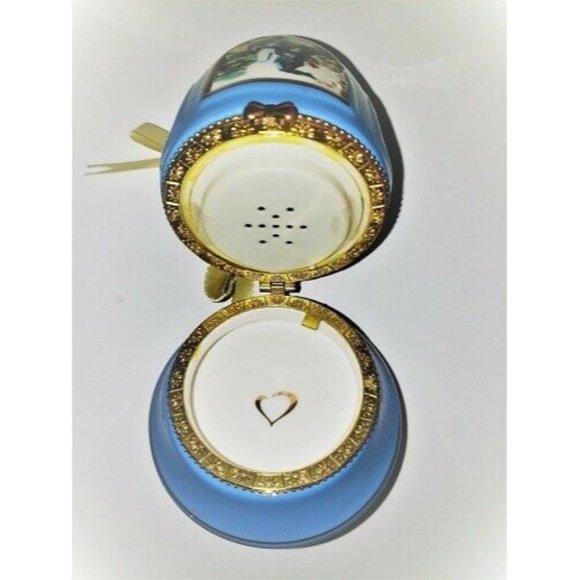 Mr. Christmas Musical Bell Ornament Porcelain - Picture 1 of 3